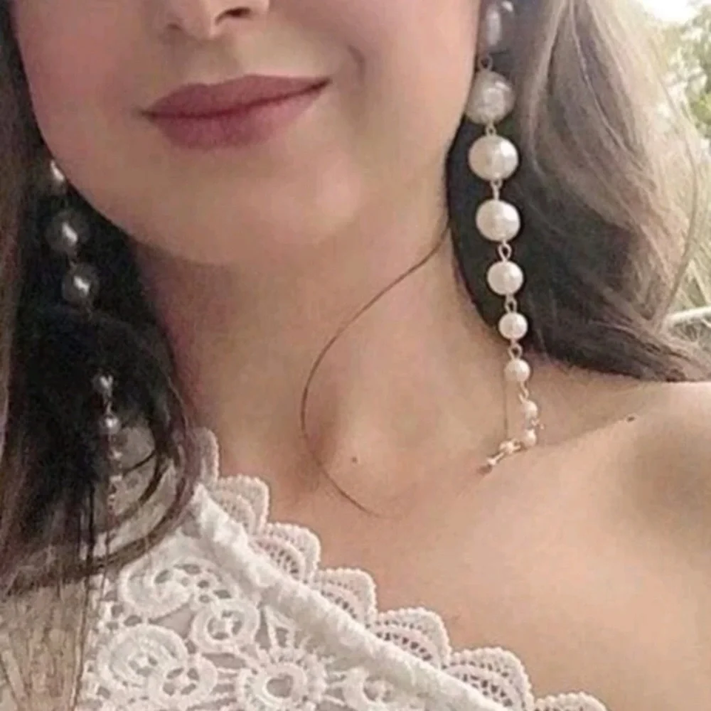 Faux pearls statement drop earrings - Picture 8 of 9